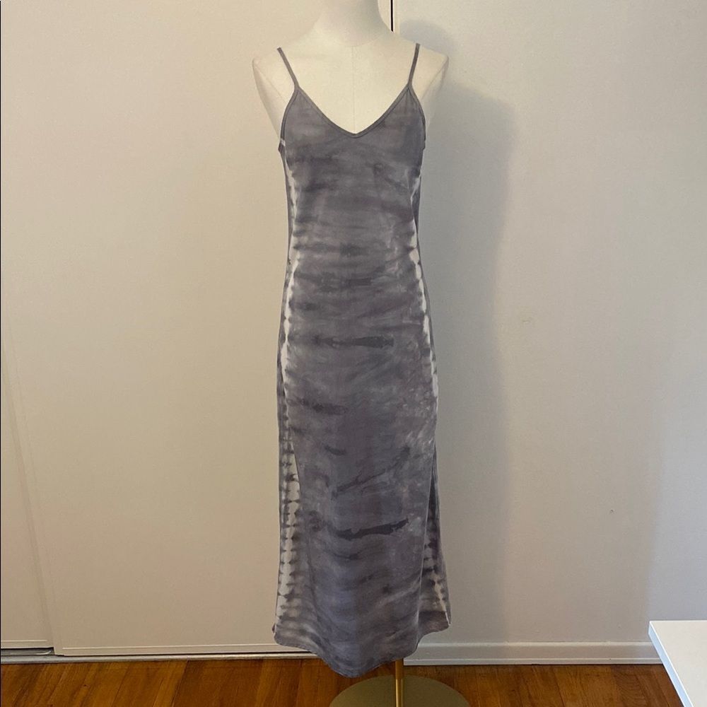 Monrow Gray & White Tie Dye Midi Dress Size Small - Picture 2 of 14